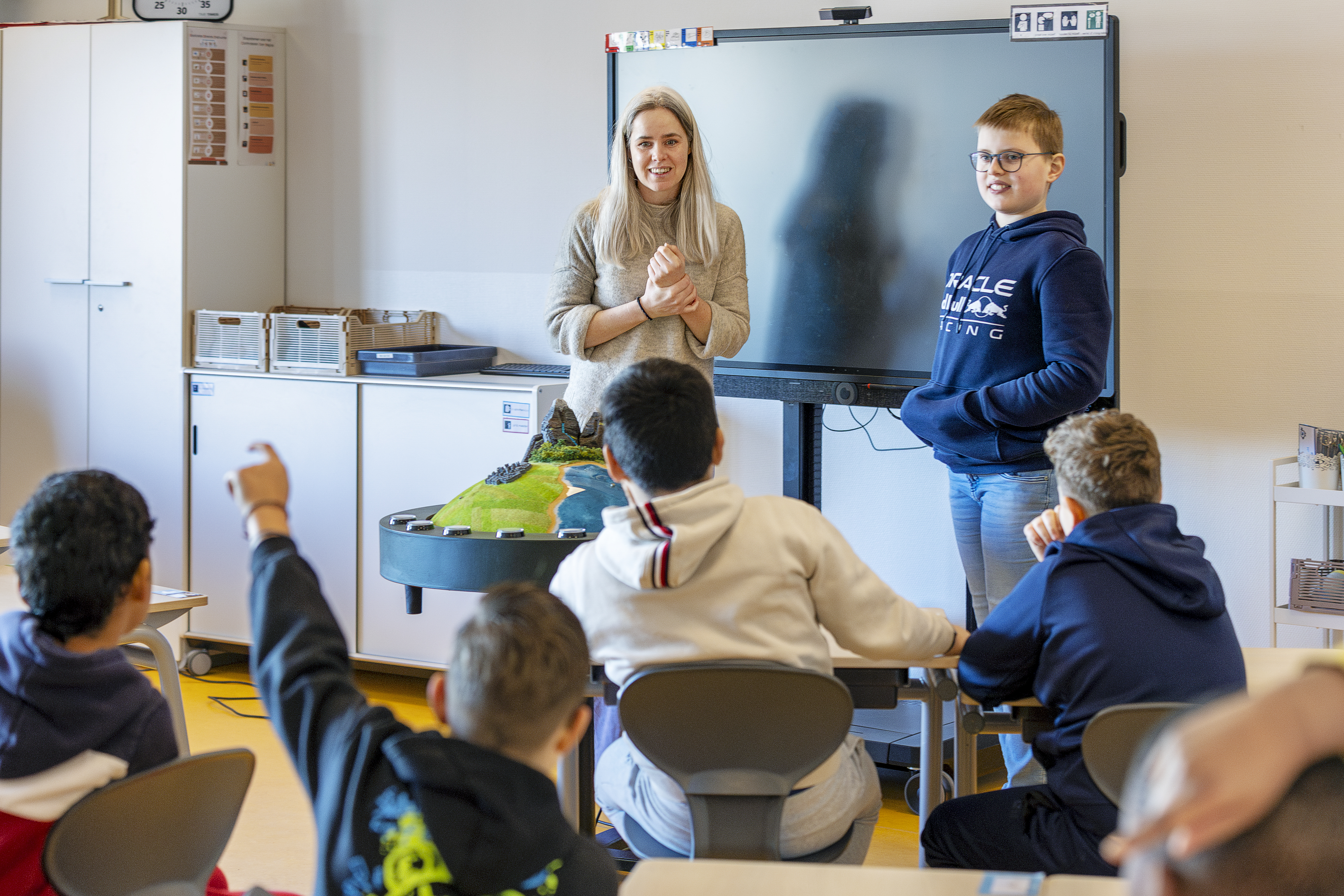 Leerlingen testen het duurzaamheidsspel ‘De Snoezelaarde’